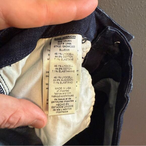 Good American Good Waist Crop Jeans Size 6 - Picture 7 of 7